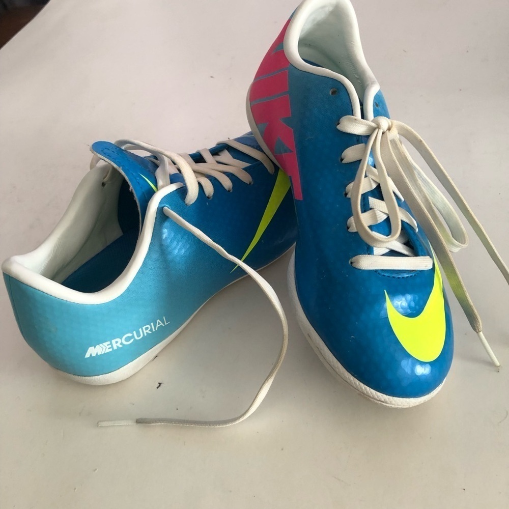 NIKE MERCURIAL VICTORY IV IC NEPTUNE BLUE/VOLT-TIDE POOL BLUE- 12 children. Used